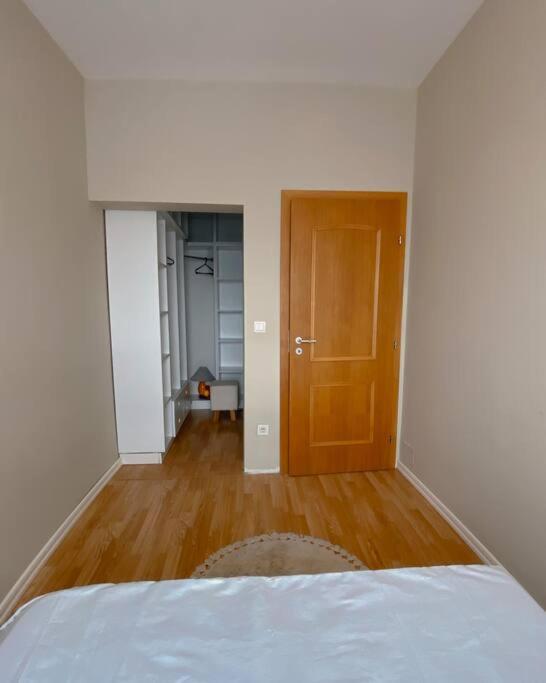 Siera'S Penthouse Apartment พริสตีนา ภายนอก รูปภาพ